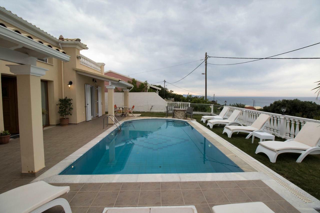 Villa De La