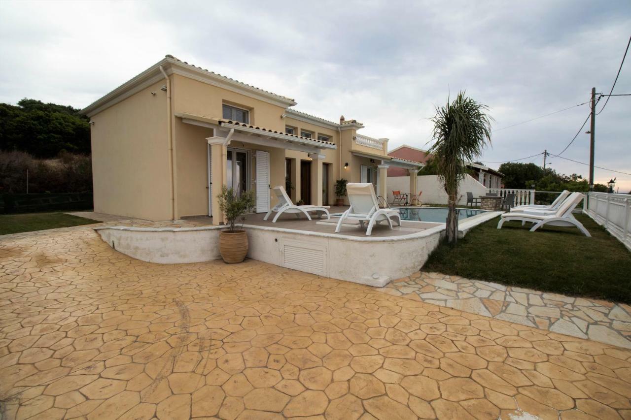 Villa De La