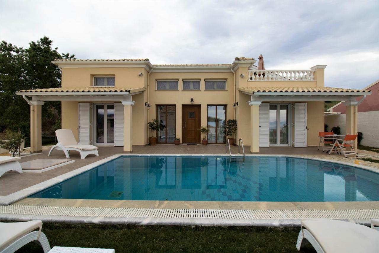 Villa De La